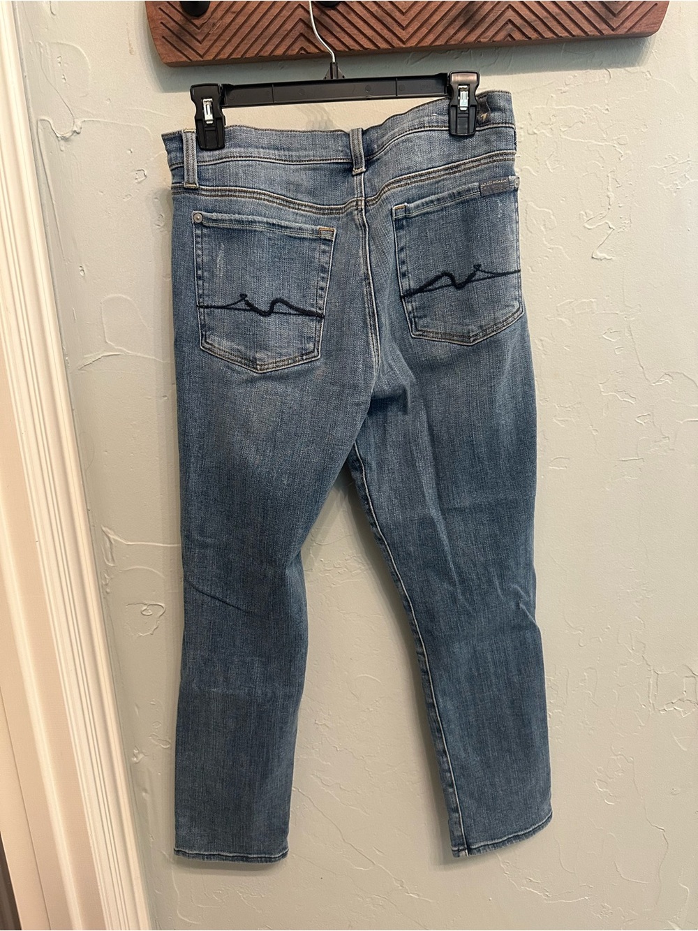 7 For All Mankind Light Blue Cropped Ankle Jeans - Picture 2 of 5